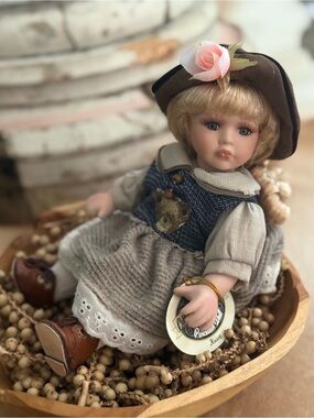 Brand NEW Vintage Collectible Memories Porcelain Doll in Neutral Layered Outfit